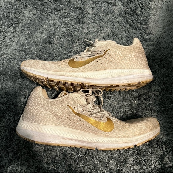 Nike sneakers - Picture 10 of 10